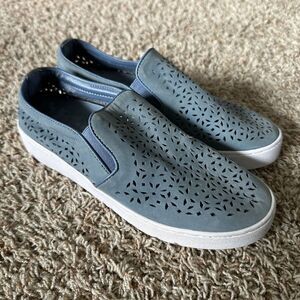 Vionic Women Size 7 356‎ Midi Perforated Slip On Shoes Blue Suede Sneaker